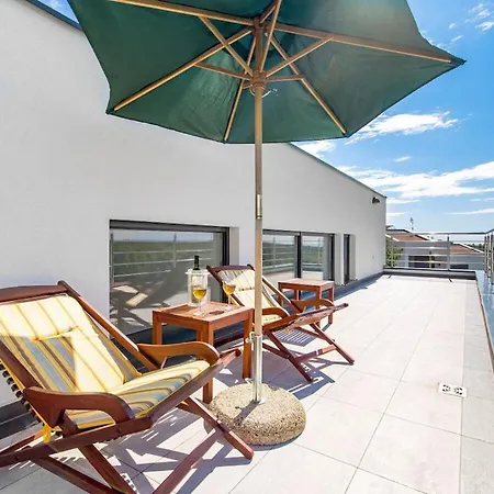 Willa 4 Bedrooms In Krnica