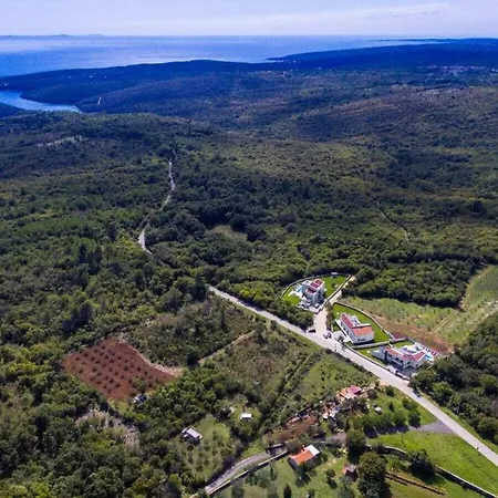 4 Bedrooms In Krnica * Marčana