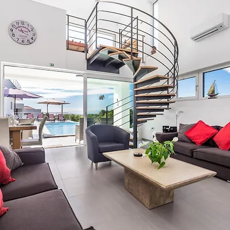 Villa 4 Bedrooms In Krnica