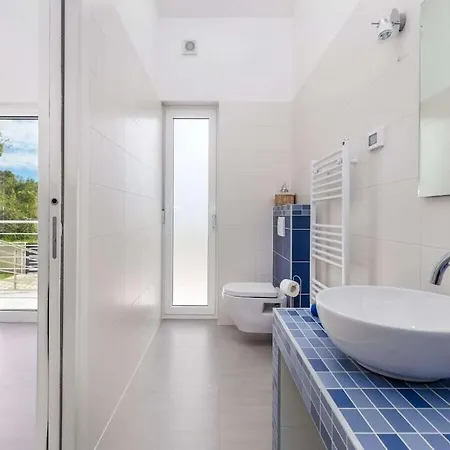 4 Bedrooms In Krnica *