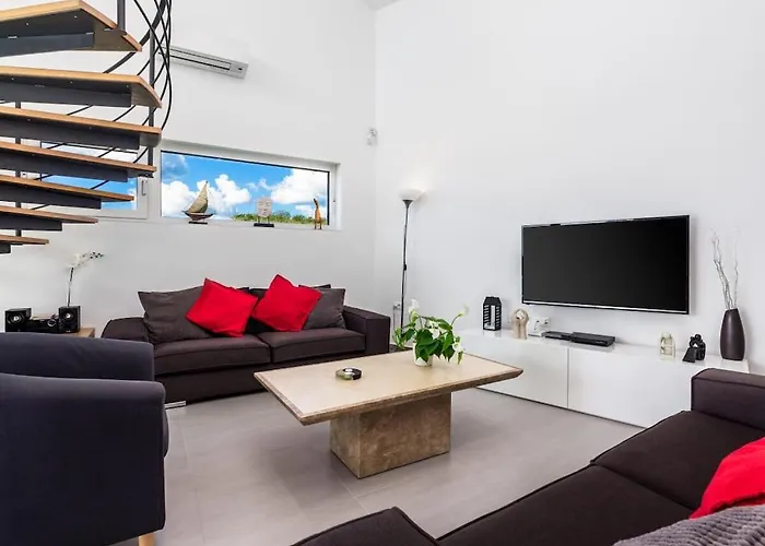 Villa 4 Bedrooms In Krnica Marcana