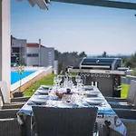Villa 4 Bedrooms In Krnica Marčana