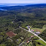 4 Bedrooms In Krnica * Marčana