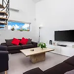 Villa 4 Bedrooms In Krnica Marčana