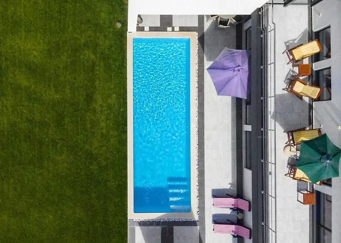 4 Bedrooms In Marčana