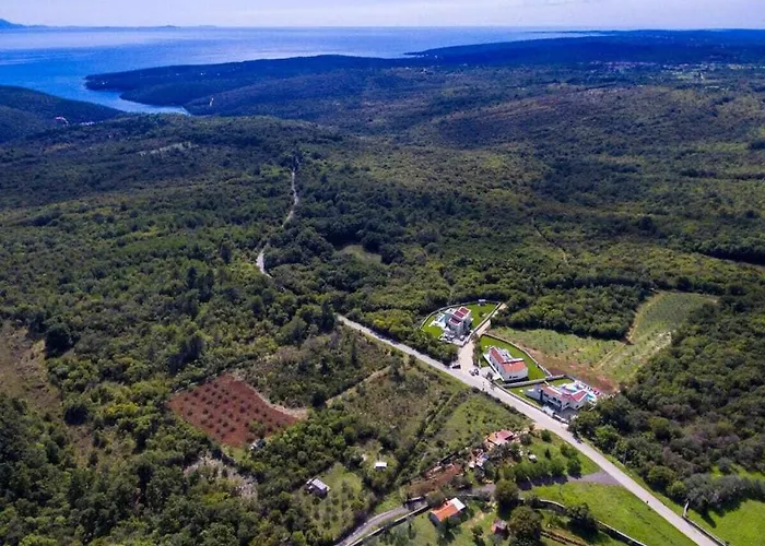 4 Bedrooms In * Marčana