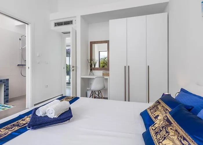 4 Bedrooms In Villa Marčana