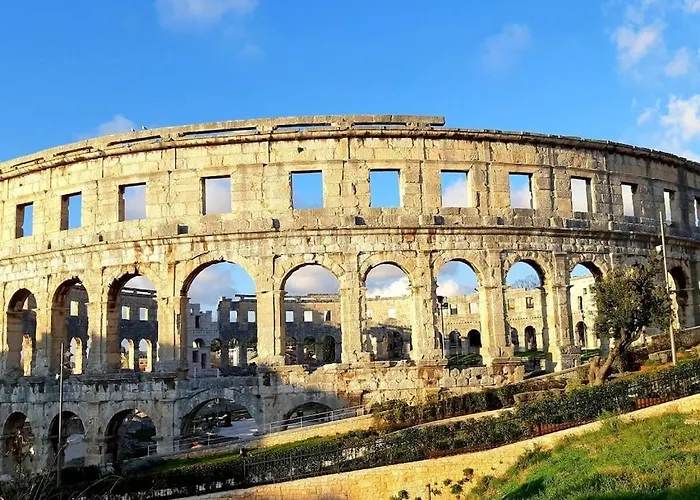 Villa 4 Bedrooms In Marčana